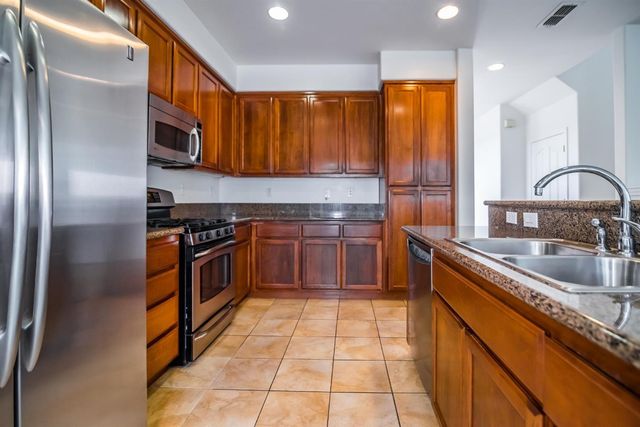 11737 Brook Valley Way, Rancho Cordova, CA 95742