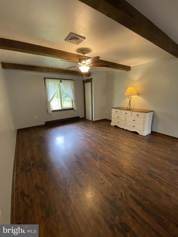 1429 CRESTMONT DR, Downingtown, PA 19335
