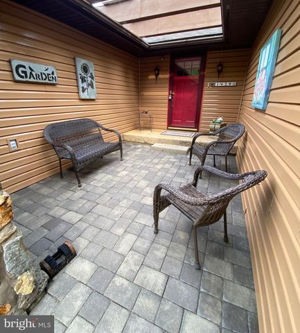 1429 CRESTMONT DR, Downingtown, PA 19335