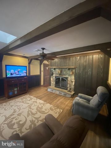 1429 CRESTMONT DR, Downingtown, PA 19335