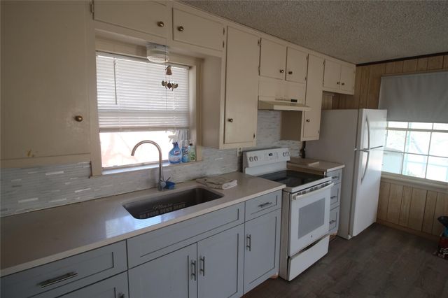 20203 Barnett Glenn RD, Spicewood, TX 78669