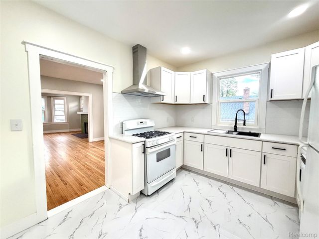 2924 Columbus Street, Detroit, MI 48206