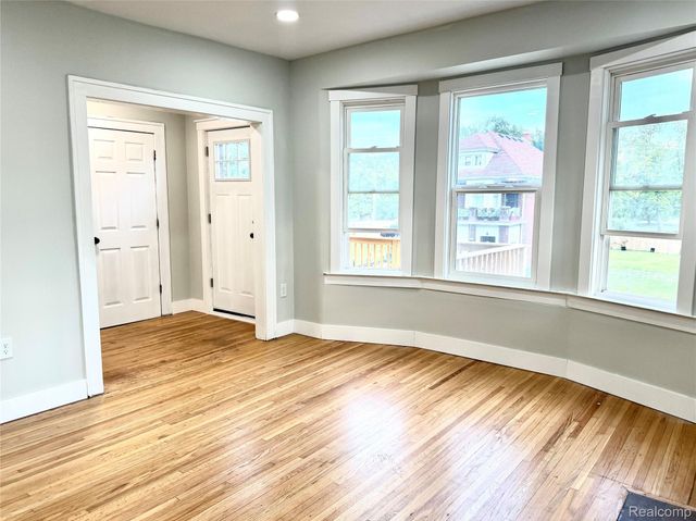 2924 Columbus Street, Detroit, MI 48206