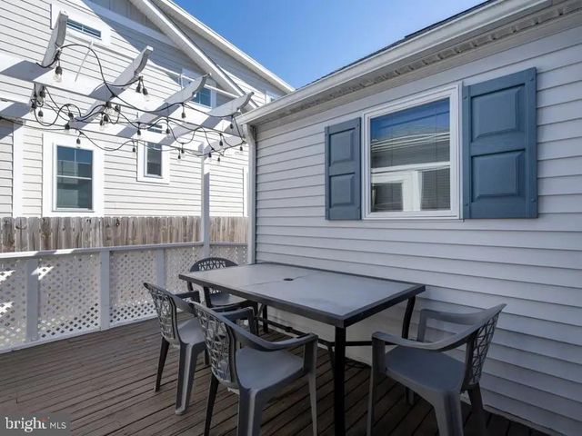 12 NEW HAMPSHIRE AVE, Lewes, DE 19958