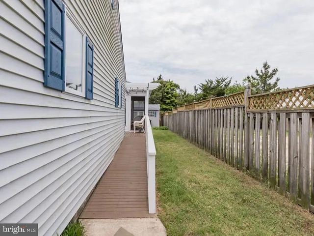 12 NEW HAMPSHIRE AVE, Lewes, DE 19958