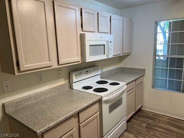 231 West Horizon Ridge Parkway 2624, Henderson, NV 89012