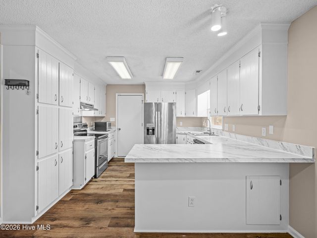 1147 Lakeview Avenue, Richlands, NC 28574