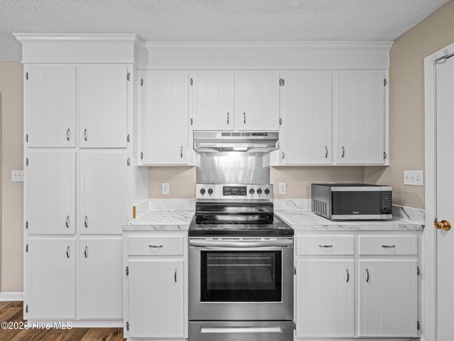 1147 Lakeview Avenue, Richlands, NC 28574