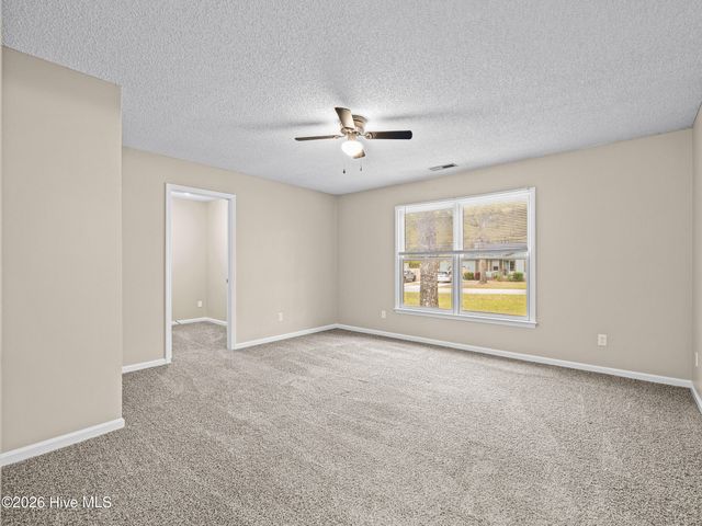 1147 Lakeview Avenue, Richlands, NC 28574