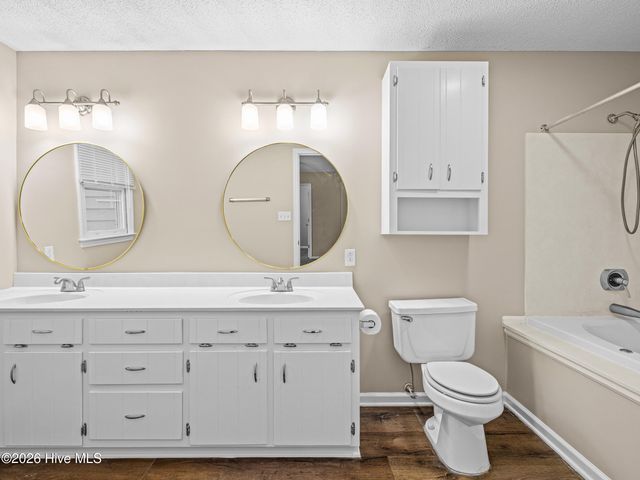 1147 Lakeview Avenue, Richlands, NC 28574