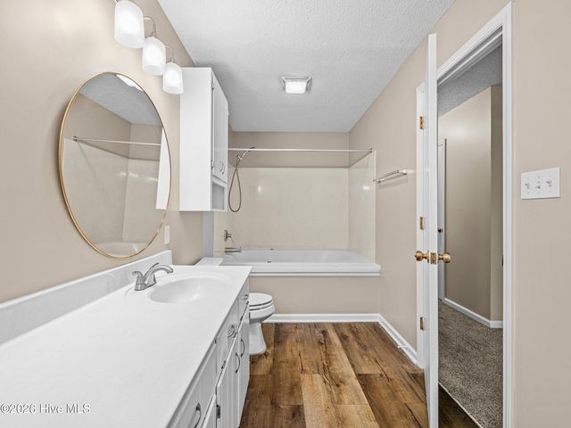 1147 Lakeview Avenue, Richlands, NC 28574