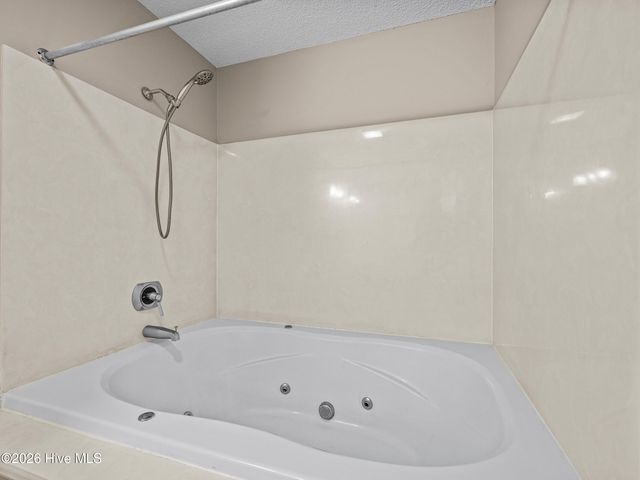 1147 Lakeview Avenue, Richlands, NC 28574