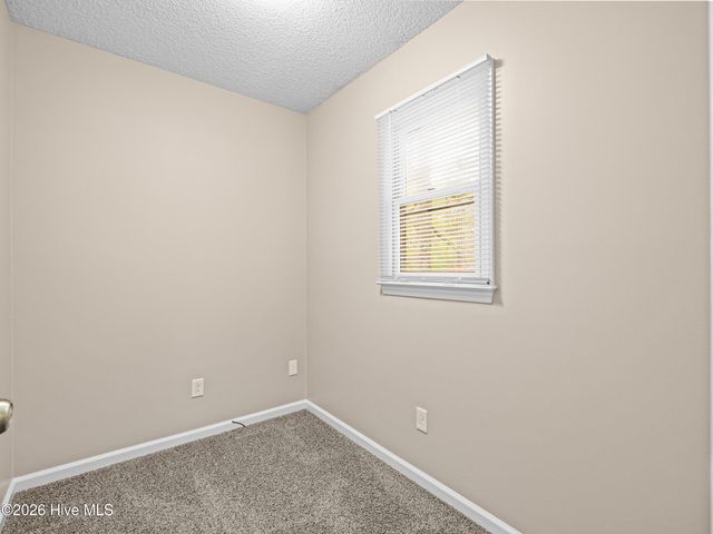 1147 Lakeview Avenue, Richlands, NC 28574