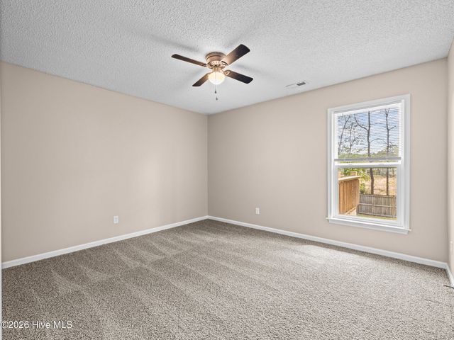 1147 Lakeview Avenue, Richlands, NC 28574