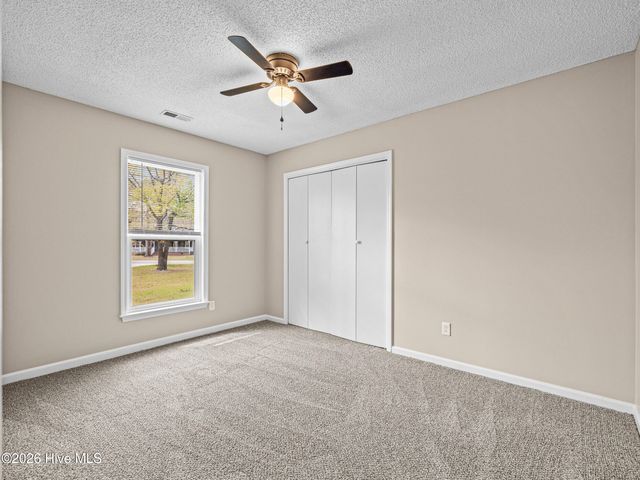 1147 Lakeview Avenue, Richlands, NC 28574