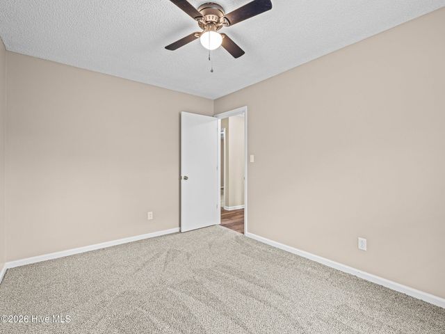 1147 Lakeview Avenue, Richlands, NC 28574