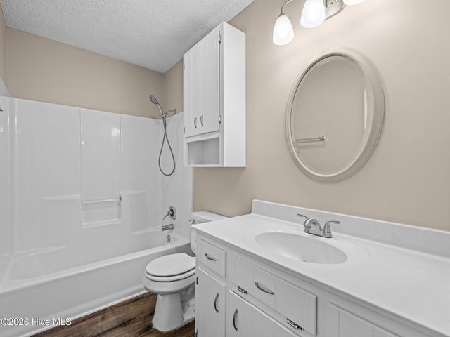 1147 Lakeview Avenue, Richlands, NC 28574