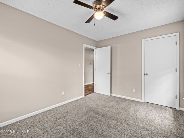 1147 Lakeview Avenue, Richlands, NC 28574