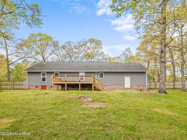 1147 Lakeview Avenue, Richlands, NC 28574