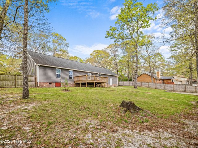 1147 Lakeview Avenue, Richlands, NC 28574