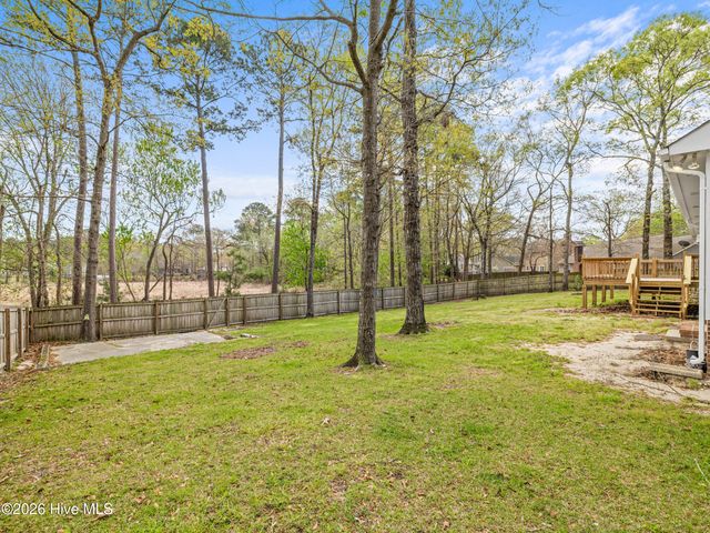 1147 Lakeview Avenue, Richlands, NC 28574