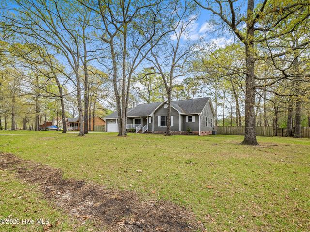 1147 Lakeview Avenue, Richlands, NC 28574
