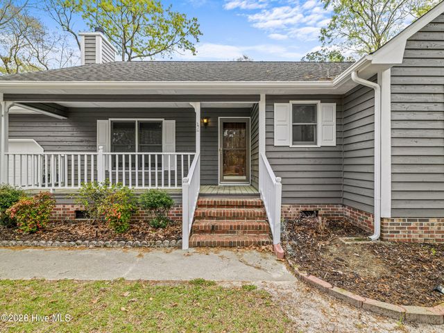 1147 Lakeview Avenue, Richlands, NC 28574
