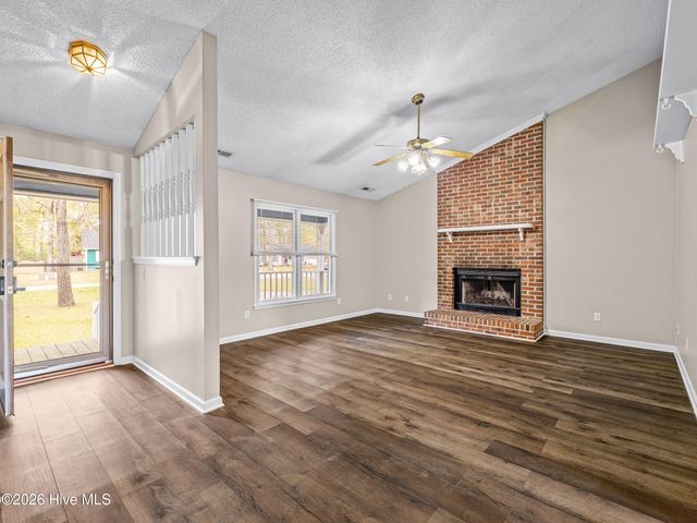 1147 Lakeview Avenue, Richlands, NC 28574