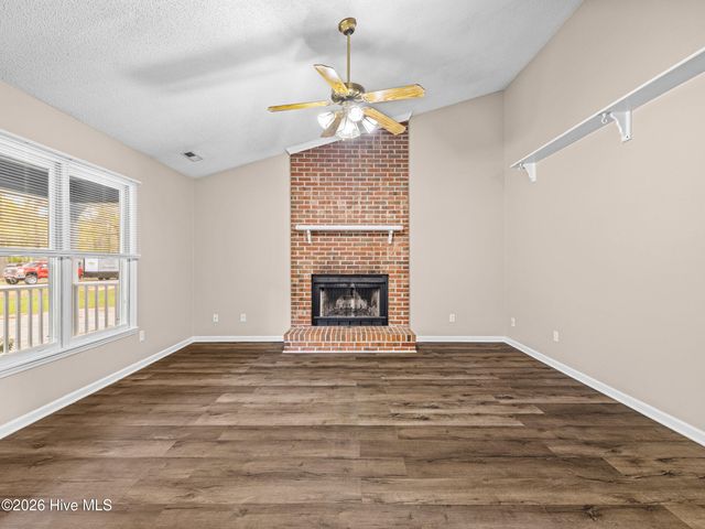 1147 Lakeview Avenue, Richlands, NC 28574