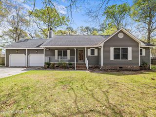 1147 Lakeview Avenue, Richlands, NC 28574