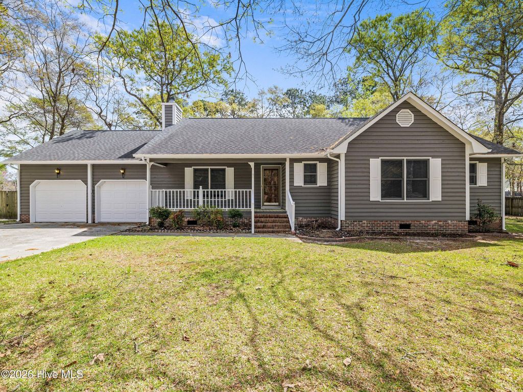 1147 Lakeview Avenue, Richlands, NC 28574