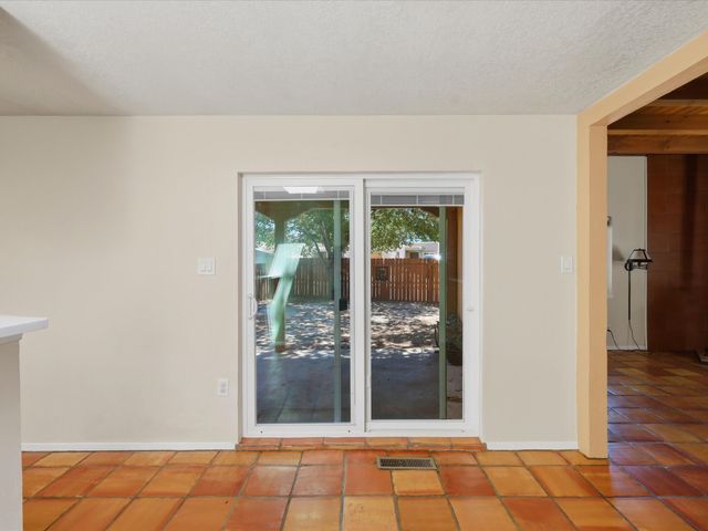 1259 Senda Del Valle, Santa Fe, NM 87508