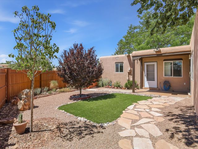 1259 Senda Del Valle, Santa Fe, NM 87508