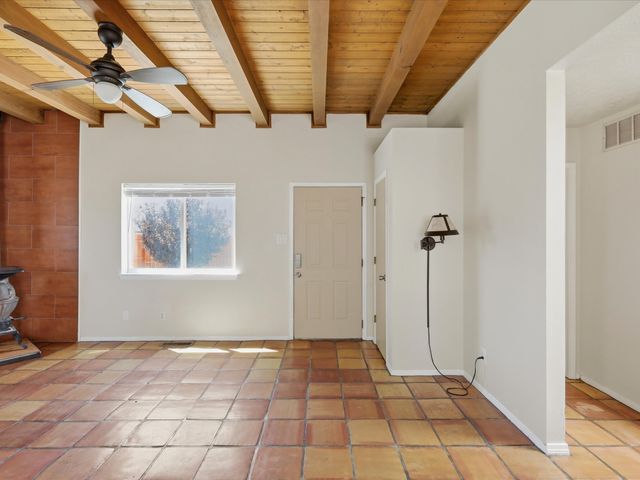 1259 Senda Del Valle, Santa Fe, NM 87508