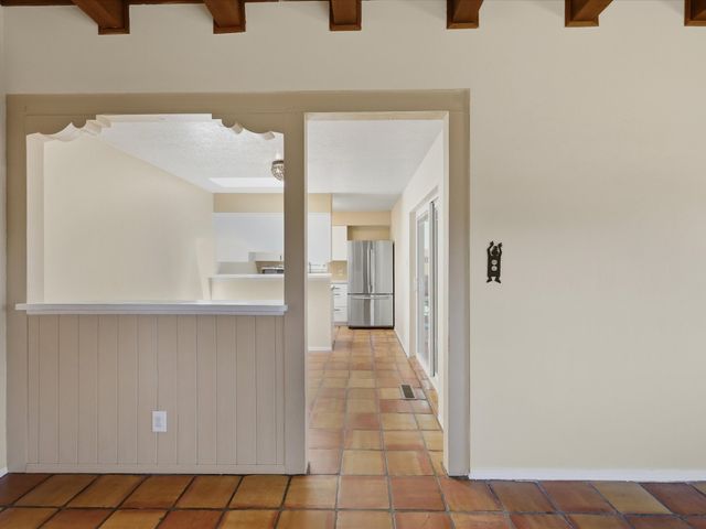 1259 Senda Del Valle, Santa Fe, NM 87508