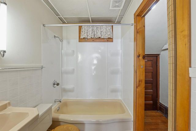 83 E 9TH STREET, Fond Du Lac, WI 54935