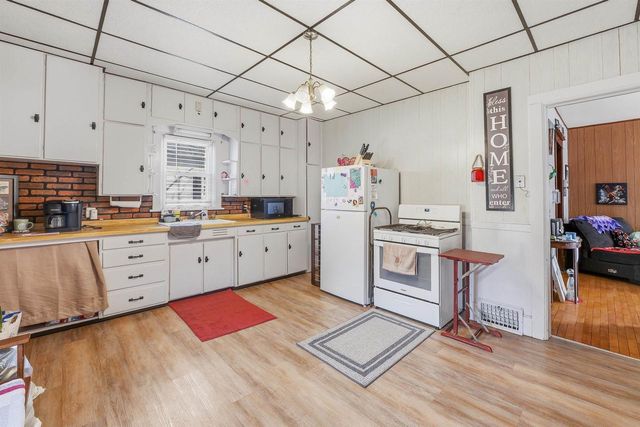 83 E 9TH STREET, Fond Du Lac, WI 54935
