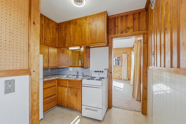 83 E 9TH STREET, Fond Du Lac, WI 54935