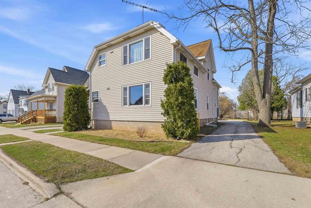 83 E 9TH STREET, Fond Du Lac, WI 54935