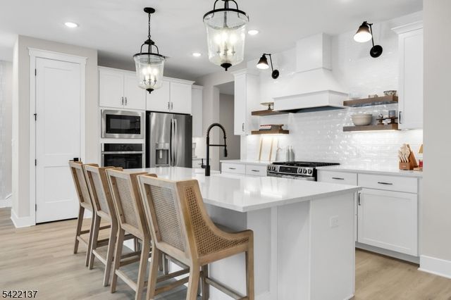 103 Honeysuckle Ln 815, Warren Twp., NJ 07059