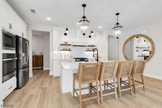 103 Honeysuckle Ln 815, Warren Twp., NJ 07059