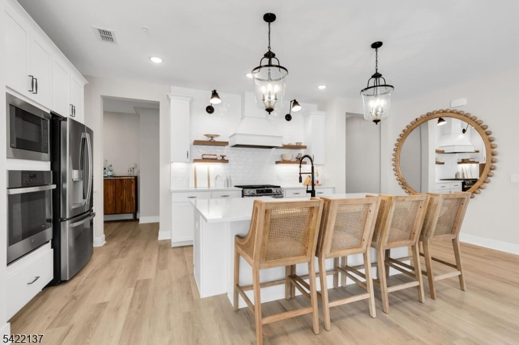 103 Honeysuckle Ln 815, Warren Twp., NJ 07059