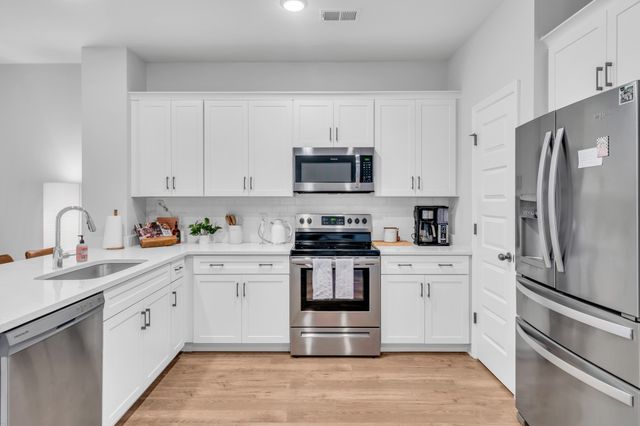 5004 Isabella Ln, Hendersonville, TN 37075