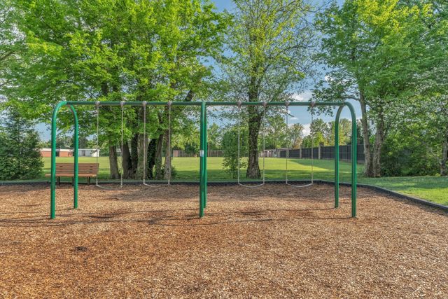 5004 Isabella Ln, Hendersonville, TN 37075