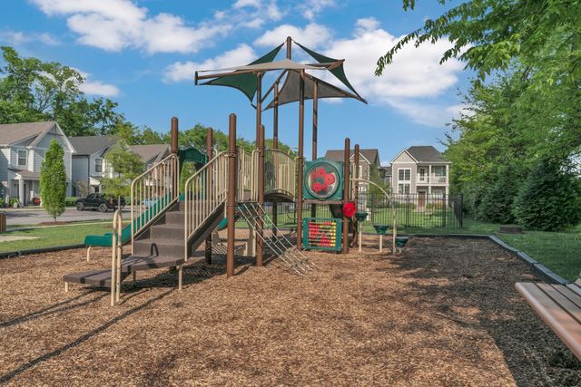 5004 Isabella Ln, Hendersonville, TN 37075