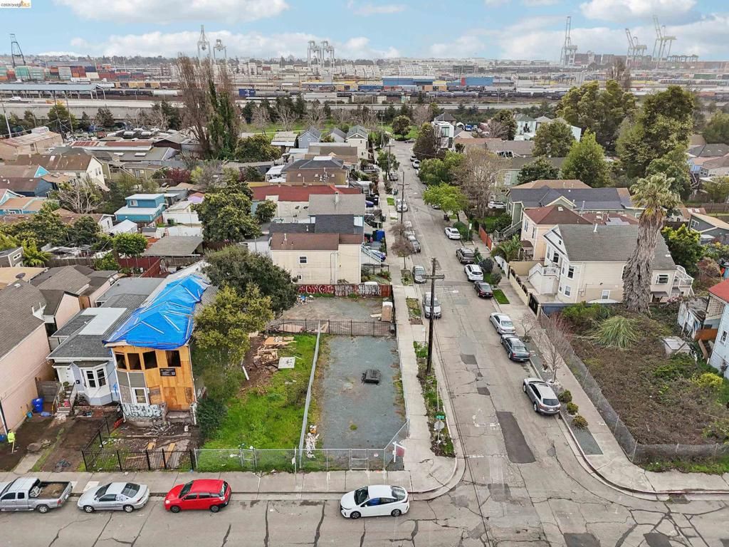 Image 11 of property listing at 1495 5Th St, Oakland, CA 94607