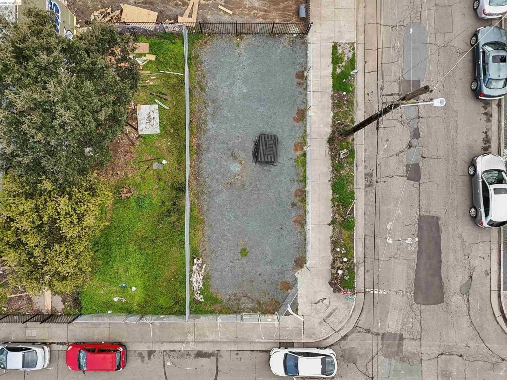 Image 9 of property listing at 1495 5Th St, Oakland, CA 94607