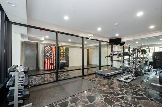 7616 N MARSHFIELD Avenue 302, Chicago, IL 60626