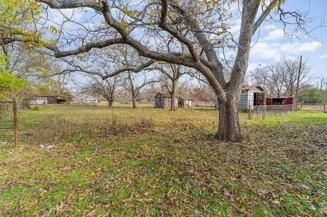 2003 W Bond Street, Denison, TX 75020