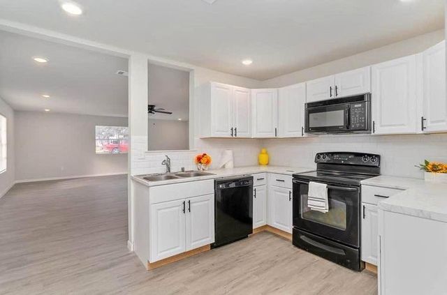 2003 W Bond Street, Denison, TX 75020